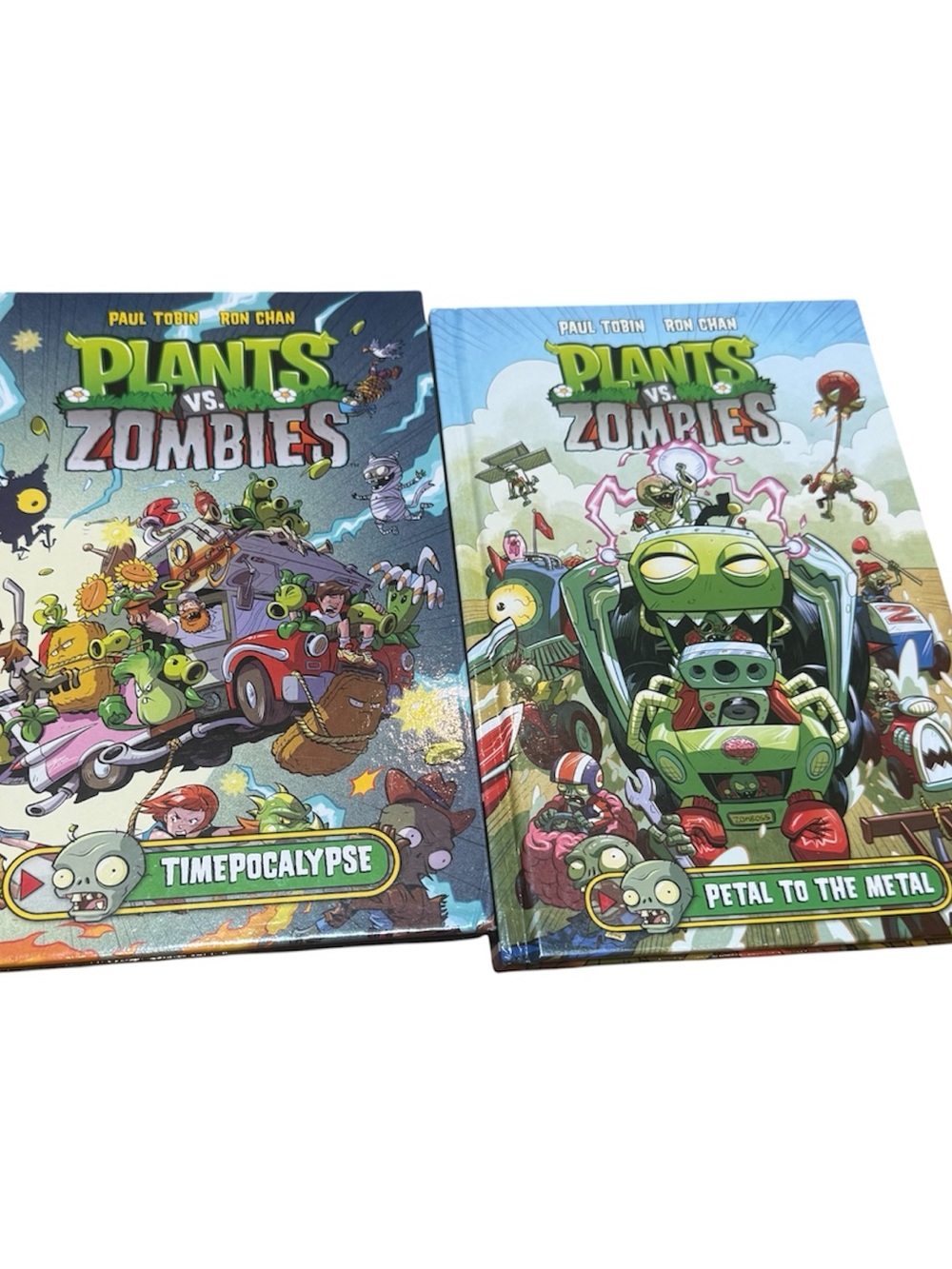 2 books Plants VS Zombies graphic novels. Never read.